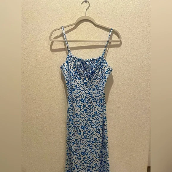blue dress shoes low heel Women's Boho Blue & White Floral Smocked Maxi Dress main image 0